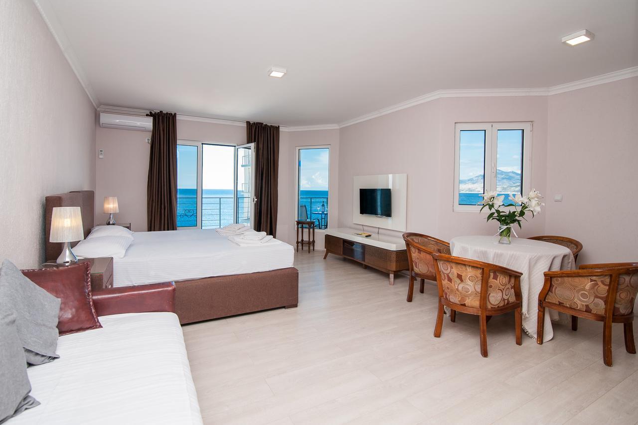 Open Sea Apartments อัตเจฮะห์ ภายนอก รูปภาพ